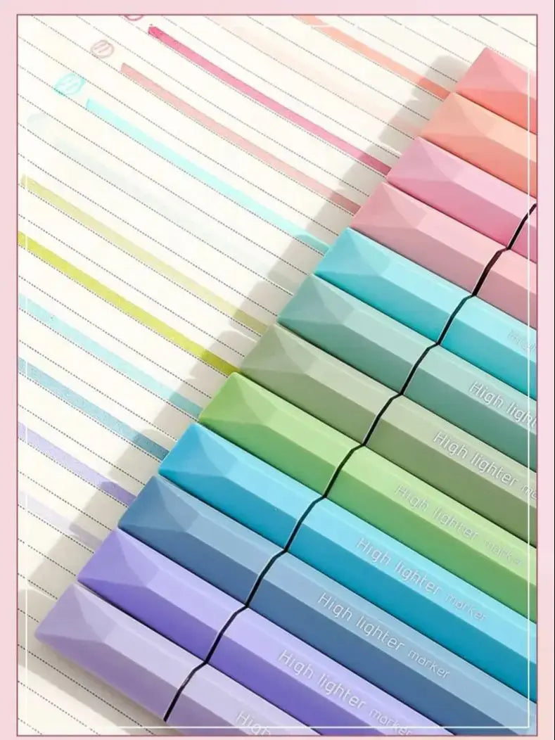 12 colorful highlighters, quick drying, suitable for drawing markers
