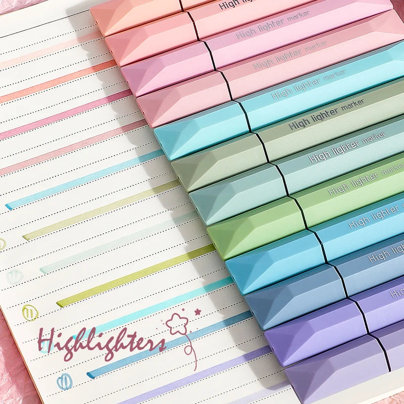 12 colorful highlighters, quick drying, suitable for drawing markers